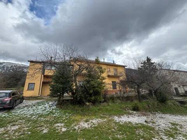 Villa Indipendente in vendita a Lagonegro, Basilicata