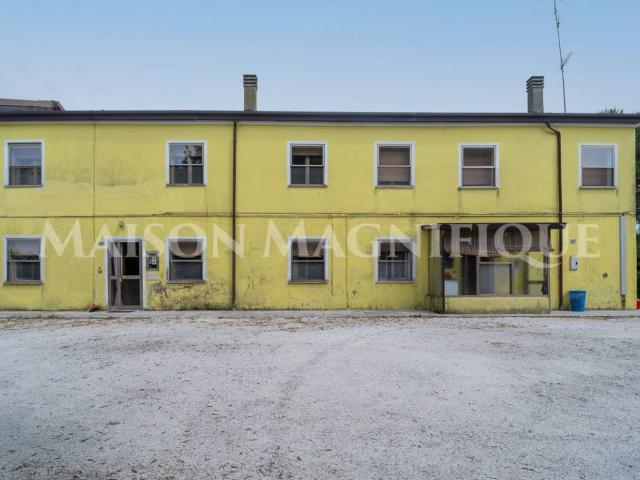 Villa Indipendente in vendita a Unione Delta del Po, Lagosanto