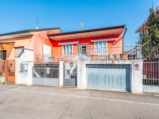Villa Indipendente in vendita a Pagliera, Lainate