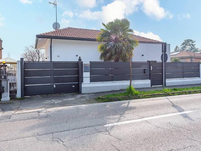 Villa Indipendente in vendita a Lainate, Lombardia