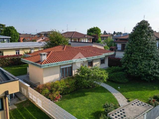 Villa Indipendente in vendita a Lainate, Lombardia