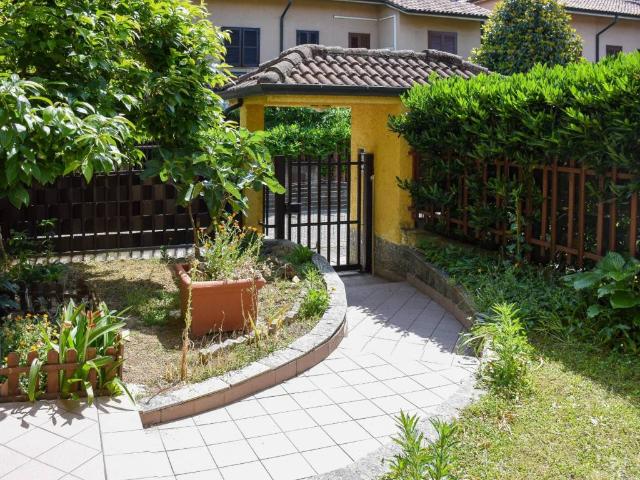 Villa Indipendente in vendita a Cascina Villa, Lainate