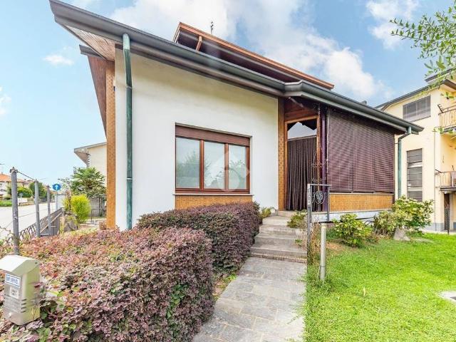 Villa Indipendente in vendita a Pagliera, Lainate