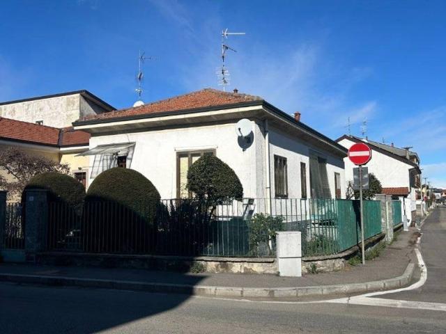 Villa Indipendente in vendita a Lainate, Lombardia