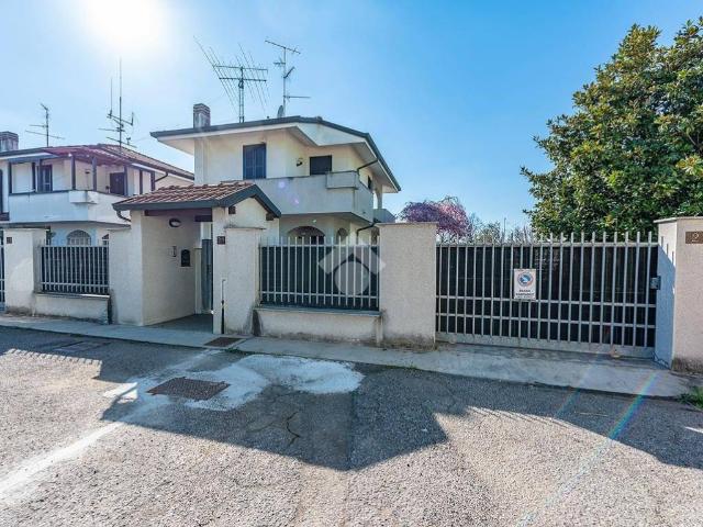 Villa Indipendente in vendita a Pagliera, Lainate
