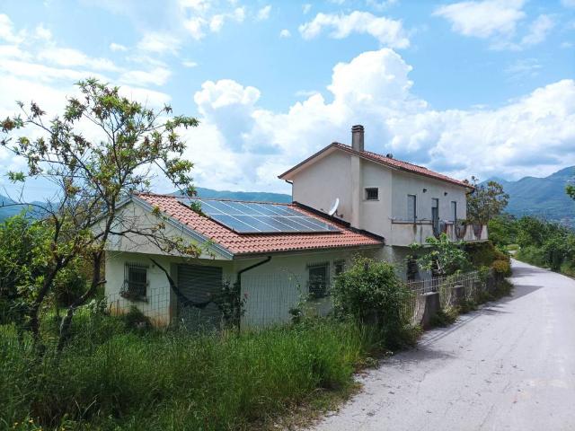 Villa Indipendente in vendita a Calabria, Cosenza
