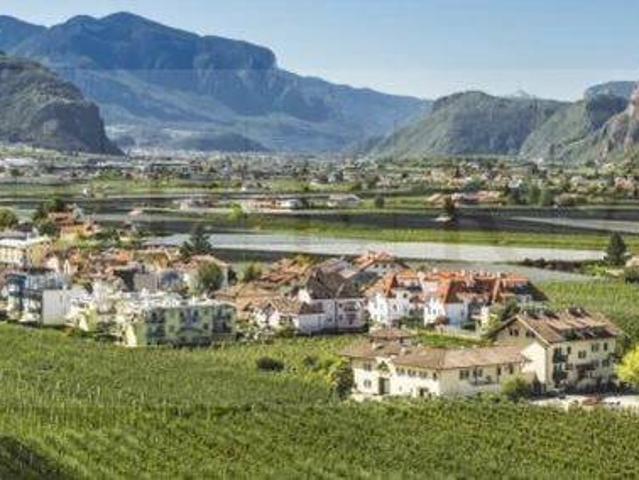 Villa Indipendente in vendita a Überetsch-Unterland - Oltradige-Bassa Atesina, Laives - Leifers