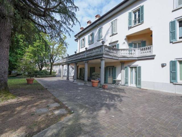 Villa Indipendente in vendita a Lallio, Lombardia