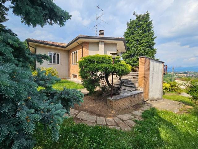 Villa Indipendente in vendita a Lambrugo, Lombardia