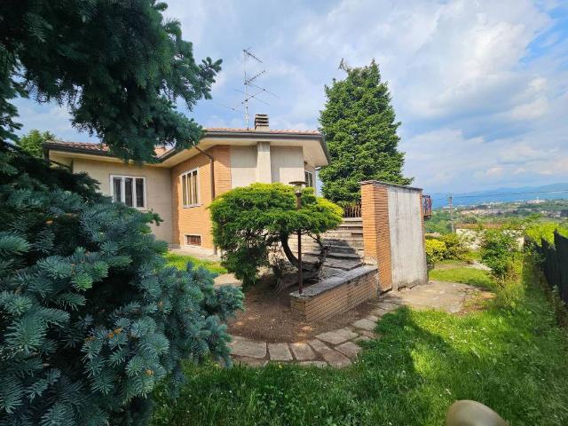 Villa Indipendente in vendita a Lambrugo, Lombardia