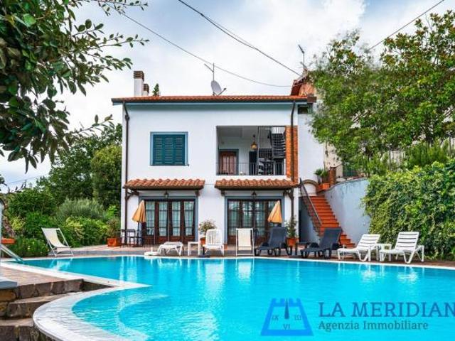 Villa Indipendente in vendita a Lamporecchio, Toscana