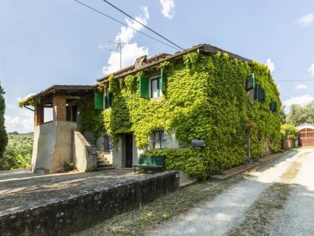 Villa Indipendente in vendita a Lamporecchio, Toscana