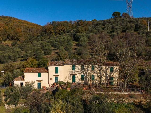 Villa Indipendente in vendita a Lamporecchio, Pistoia