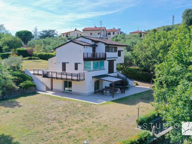 Villa Indipendente in vendita a Giugnano, Lamporecchio