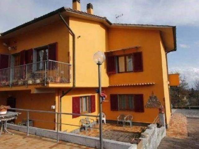 Villa Indipendente in vendita a Lamporecchio, Toscana