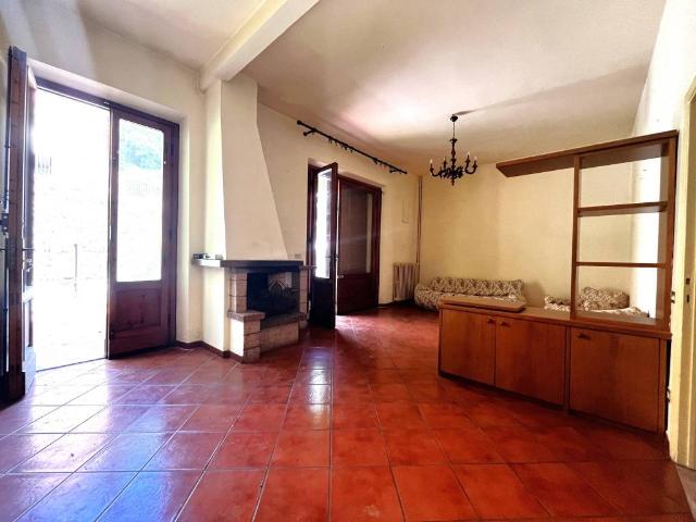 Villa Indipendente in vendita a Lamporecchio, Toscana