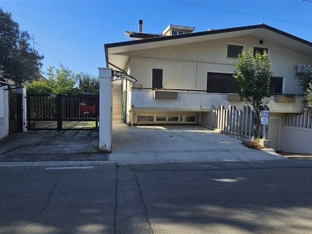 Villa Indipendente in vendita a Villa Martelli, Lanciano