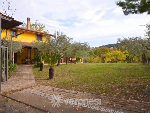 Villa Indipendente in vendita a Santa Apollonia, Lanciano