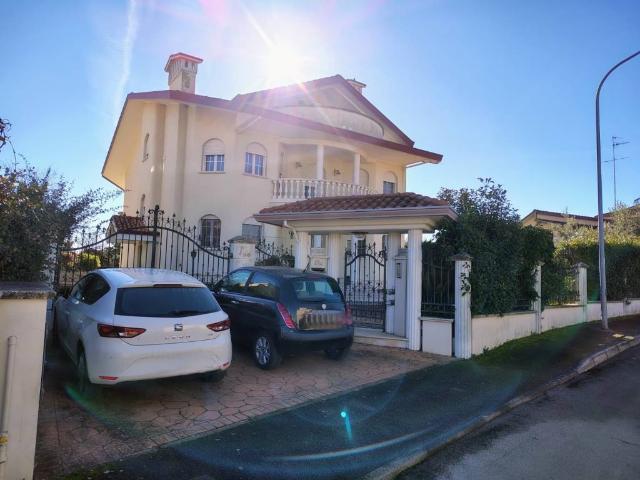 Villa Indipendente in vendita a Santo Spirito, Lanciano