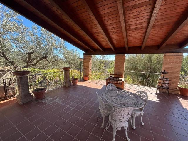 Villa Indipendente in vendita a Villa Martelli, Lanciano