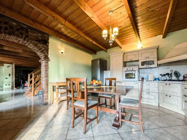 Villa Indipendente in vendita a Piemonte, Novara
