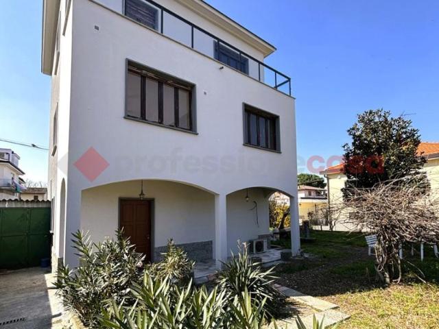 Villa Indipendente in vendita a Casa Cairola, Landriano
