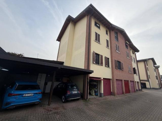 Villa Indipendente in vendita a Casa Cairola, Landriano