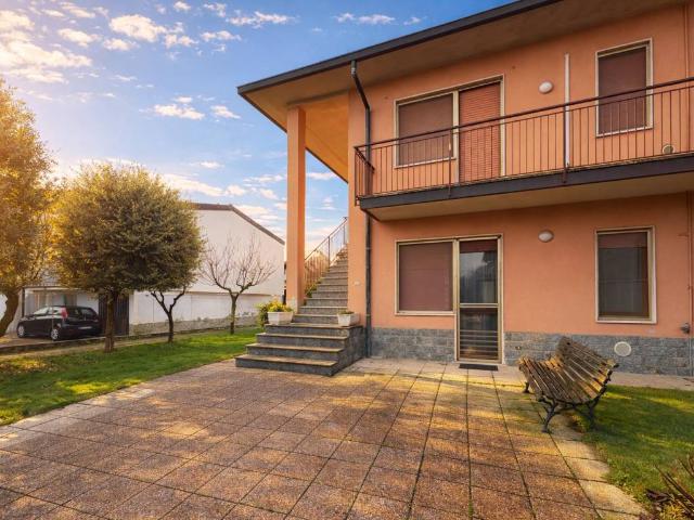 Villa Indipendente in vendita a Landriano, Lombardia