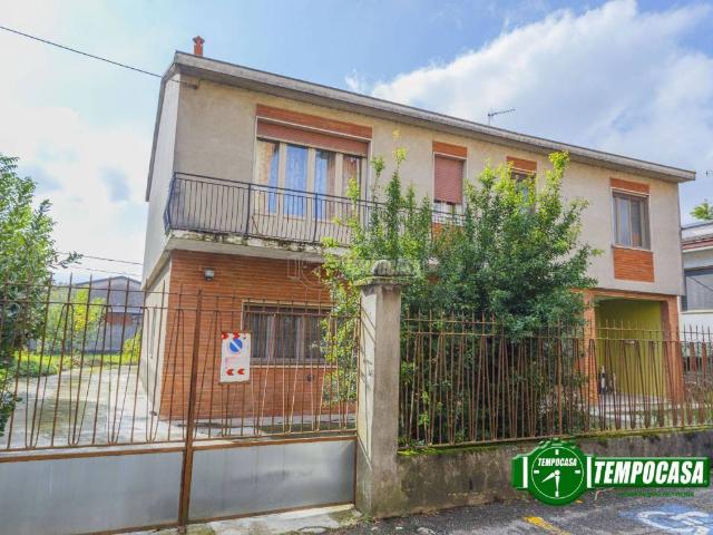 Villa Indipendente in vendita a Landriano, Lombardia