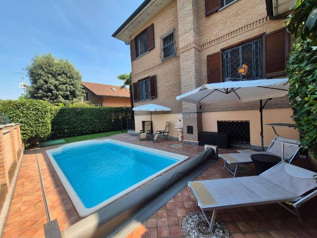 Villa Indipendente in vendita a Landriano, Lombardia