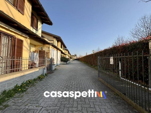 Villa Indipendente in vendita a Landriano, Lombardia