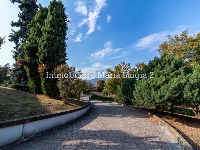Villa Indipendente in vendita a Manzano, Langhirano