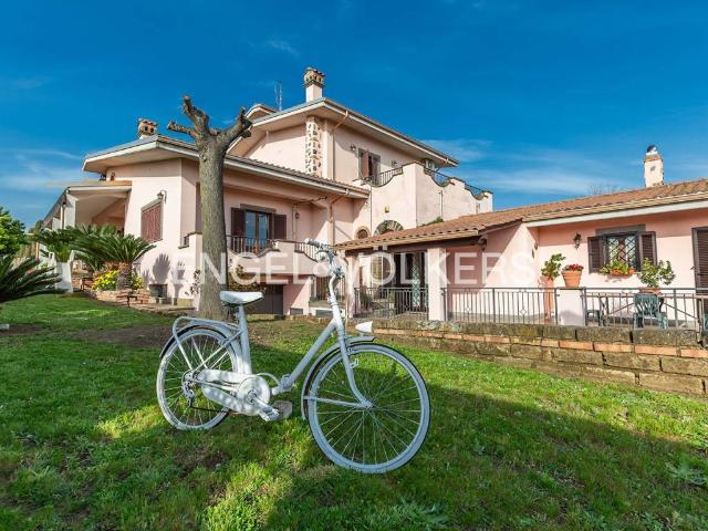 Villa Indipendente in vendita a Roma Capitale, Lazio