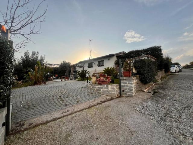 Villa Indipendente in vendita a Roma Capitale, Lazio