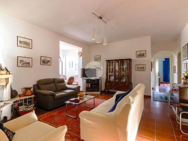 Villa Indipendente in vendita a Tornimparte, Abruzzo