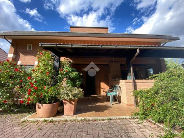 Villa Indipendente in vendita a Sant'Elia, Tornimparte