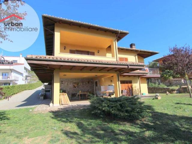 Villa Indipendente in vendita a Poggio di Roio, L'Aquila