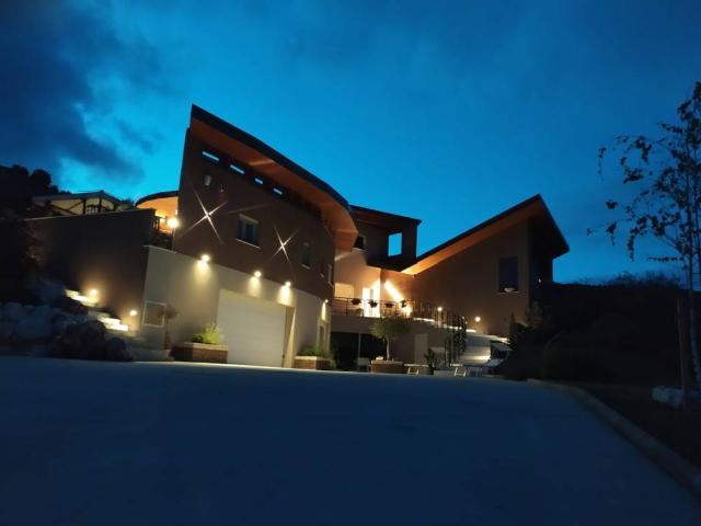 Villa Indipendente in vendita a Tornimparte, Abruzzo