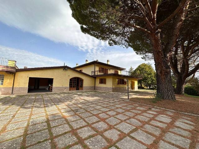 Villa Indipendente in vendita a Sant'Elia, Tornimparte