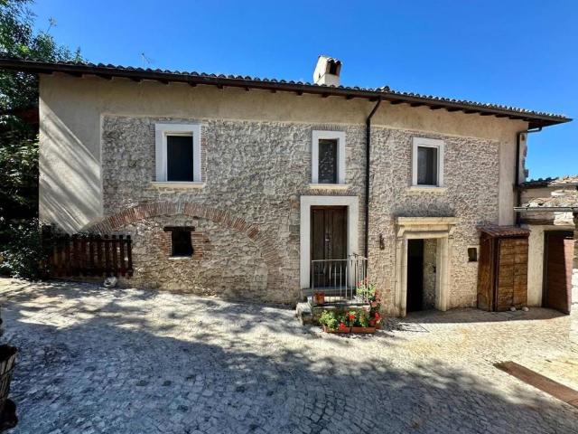 Villa Indipendente in vendita a Borgo Rivera, Tornimparte