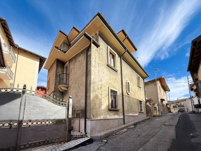 Villa Indipendente in vendita a Contrada Sansone, Tornimparte