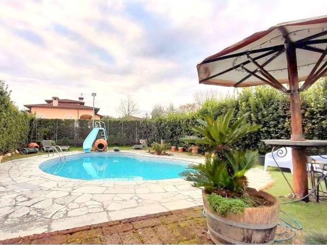 Villa Indipendente in vendita a Castelmartini, Pistoia