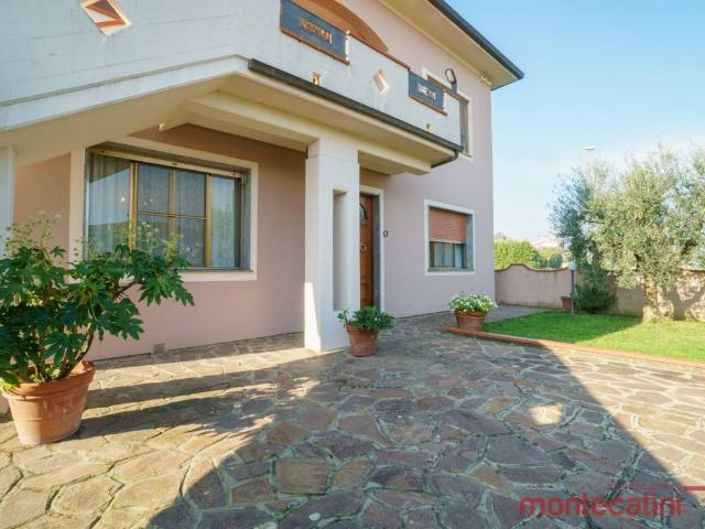 Villa Indipendente in vendita a Larciano, Luacchi