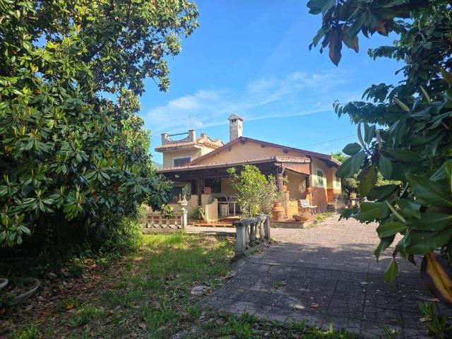 Villa Indipendente in vendita a Roma Capitale, Lazio
