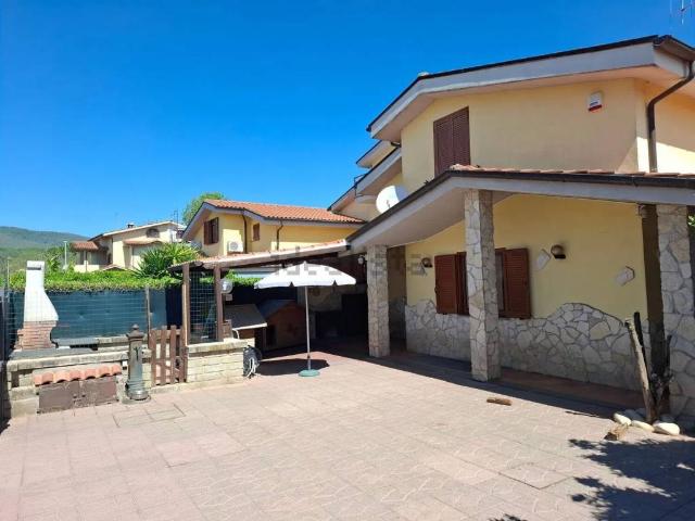 Villa Indipendente in vendita a Valle Mazzone, Roma Capitale