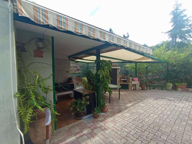 Villa Indipendente in vendita a Lascari, Sicilia
