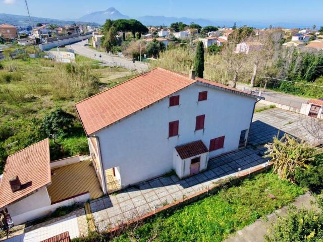 Villa Indipendente in vendita a Lascari, Sicilia