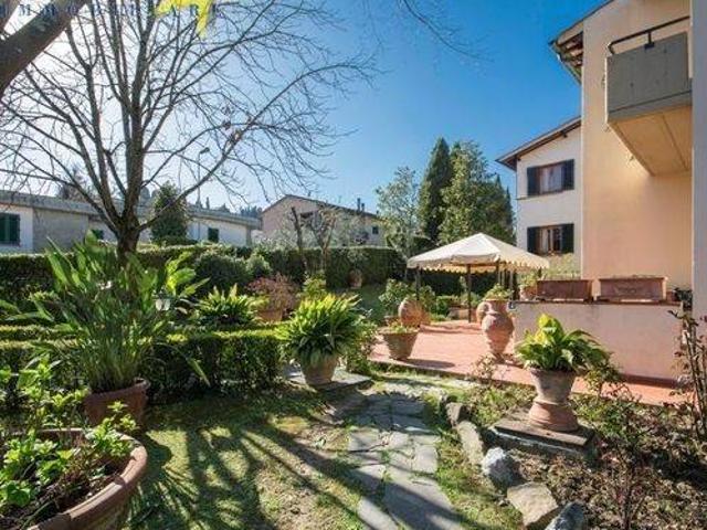 Villa Indipendente in vendita a Lastra A Signa, Toscana