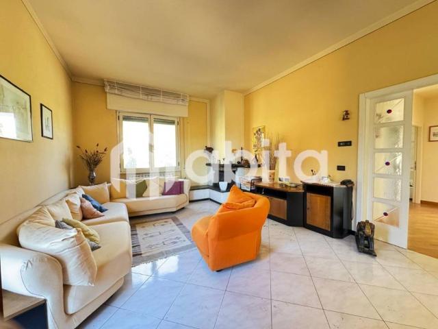 Villa Indipendente in vendita a Laterina Pergine Valdarno, Laterina