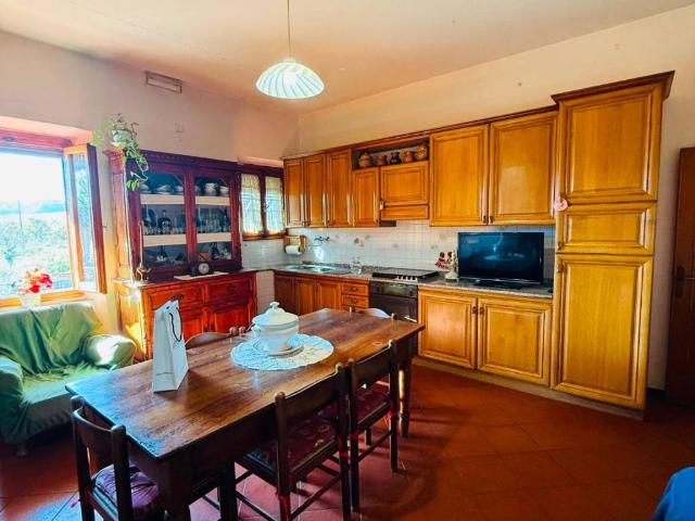 Villa Indipendente in vendita a Laterina Pergine Valdarno, Laterina